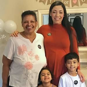 Meet your Posher, Elizabeth